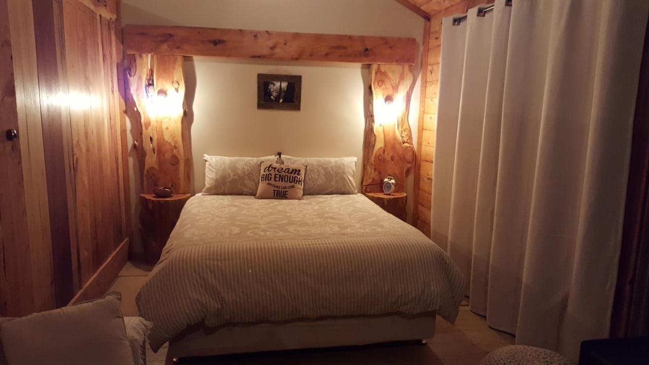 Bed and Breakfast Rustic Hut Bush Retreat Penguin Zewnętrze zdjęcie