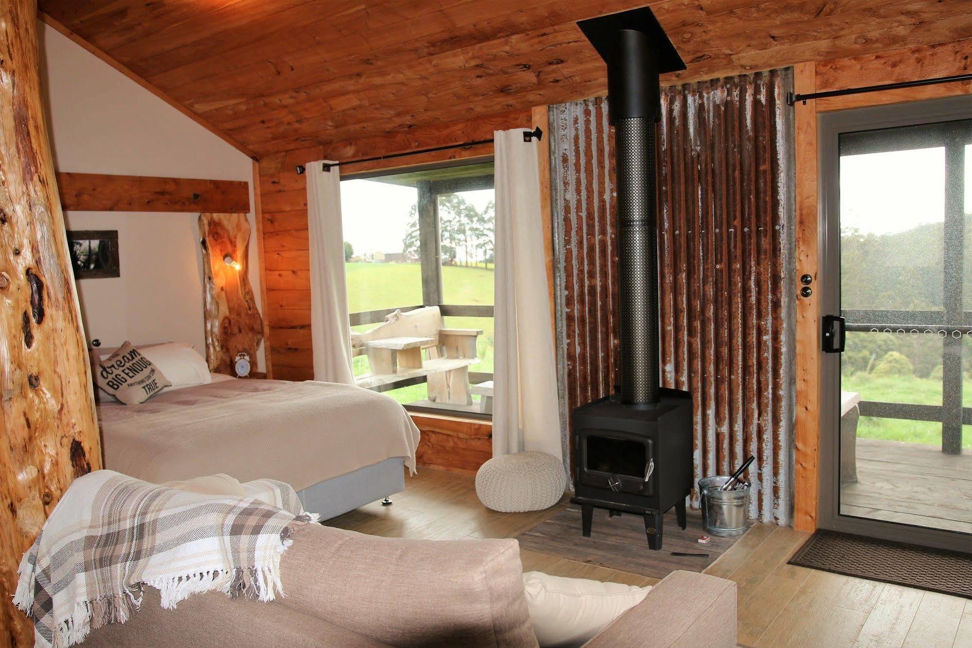 Bed and Breakfast Rustic Hut Bush Retreat Penguin Zewnętrze zdjęcie
